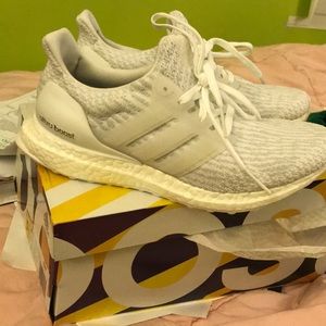 White Adidas Ultraboosts